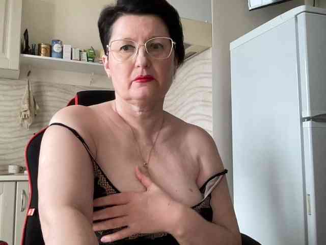 HotMilfPussy webcam