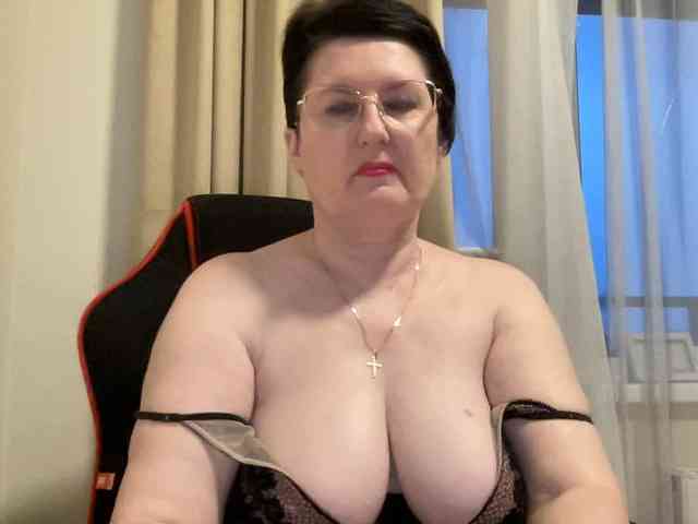 HotMilfPussy webcam