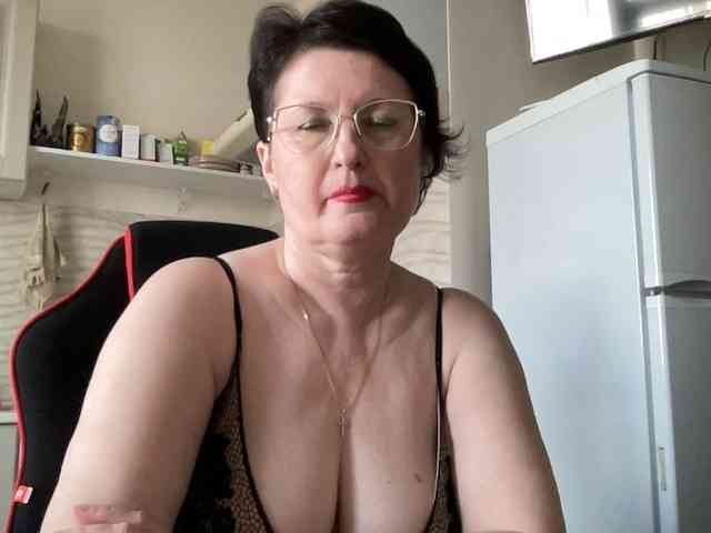 HotMilfPussy webcam