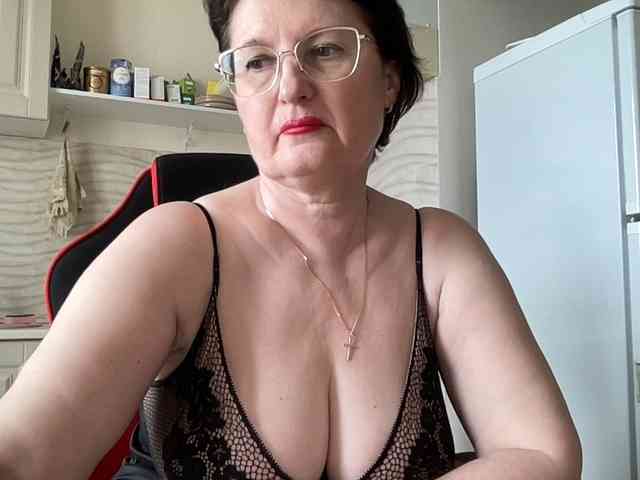 HotMilfPussy webcam