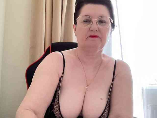 HotMilfPussy webcam