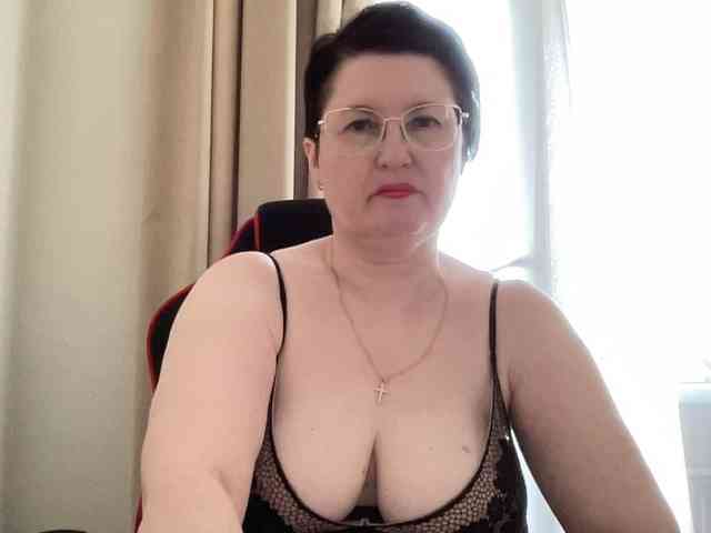 HotMilfPussy webcam