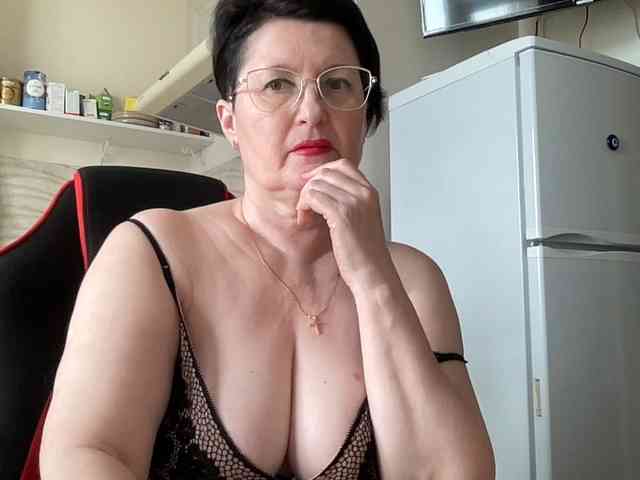 HotMilfPussy webcam