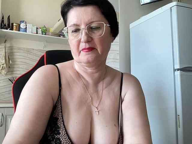 HotMilfPussy webcam