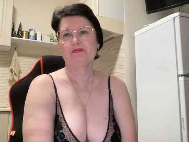 HotMilfPussy webcam