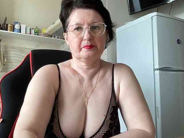 HotMilfPussy webcam