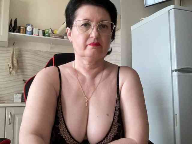 HotMilfPussy webcam