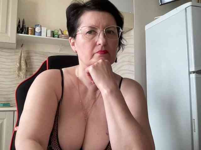 HotMilfPussy webcam