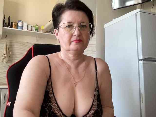 HotMilfPussy webcam