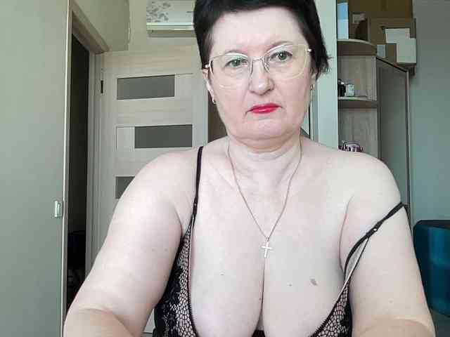 HotMilfPussy webcam