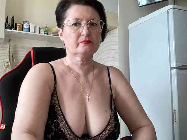 HotMilfPussy webcam