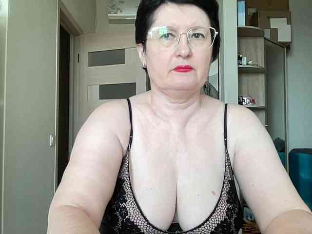 HotMilfPussy webcam