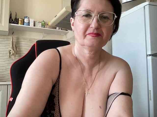 HotMilfPussy webcam
