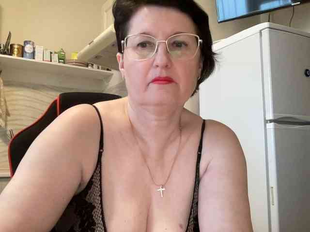 HotMilfPussy webcam