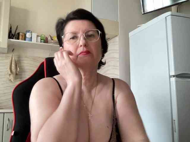 HotMilfPussy webcam