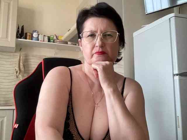 HotMilfPussy webcam