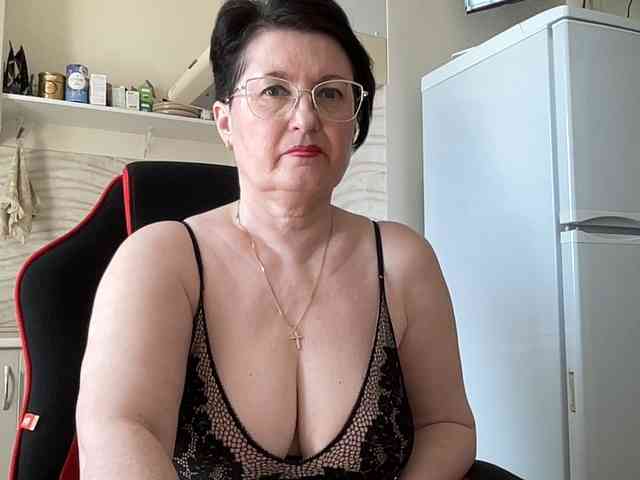HotMilfPussy webcam