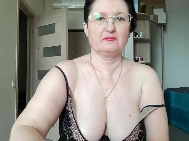HotMilfPussy webcam