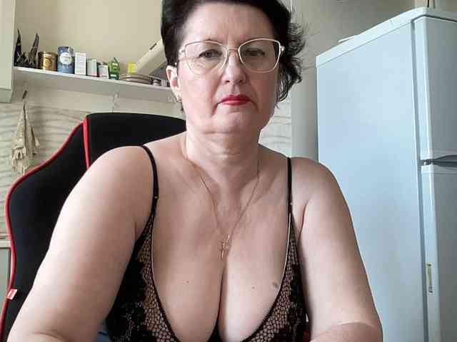 HotMilfPussy webcam