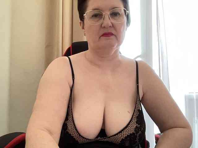 HotMilfPussy webcam