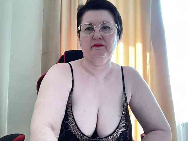 HotMilfPussy webcam