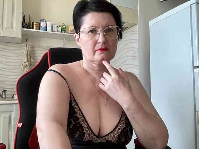 HotMilfPussy webcam