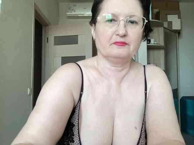 HotMilfPussy webcam