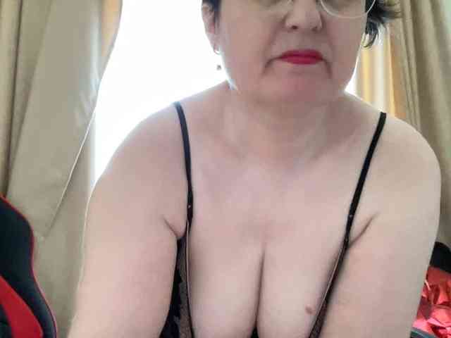 HotMilfPussy webcam