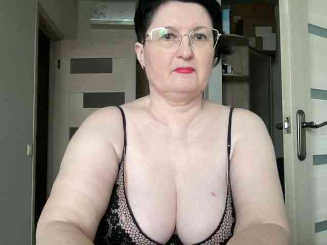 HotMilfPussy webcam