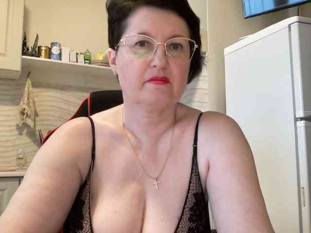 HotMilfPussy webcam