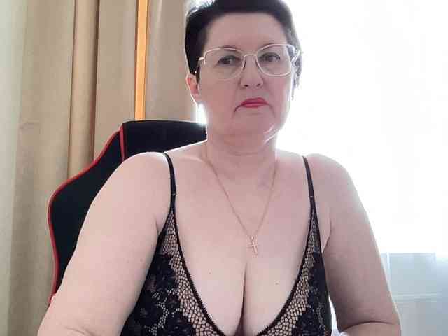 HotMilfPussy webcam