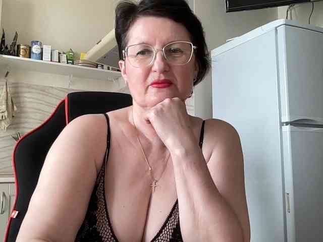 HotMilfPussy webcam