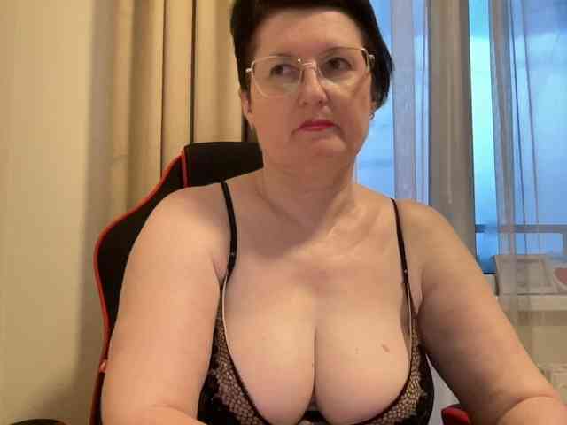HotMilfPussy webcam