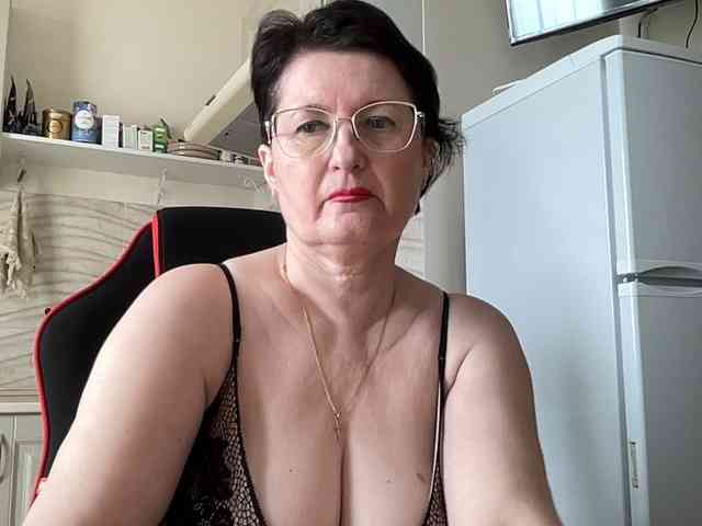 HotMilfPussy webcam
