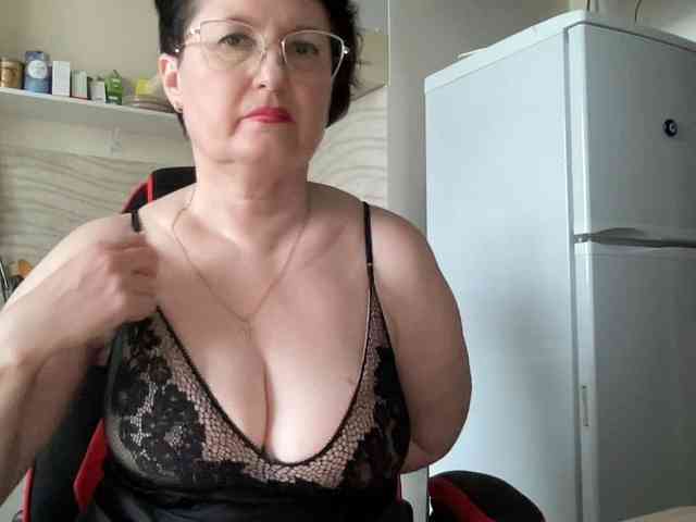 HotMilfPussy webcam