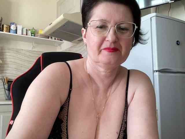HotMilfPussy webcam