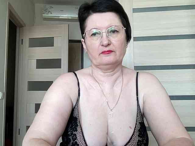 HotMilfPussy webcam