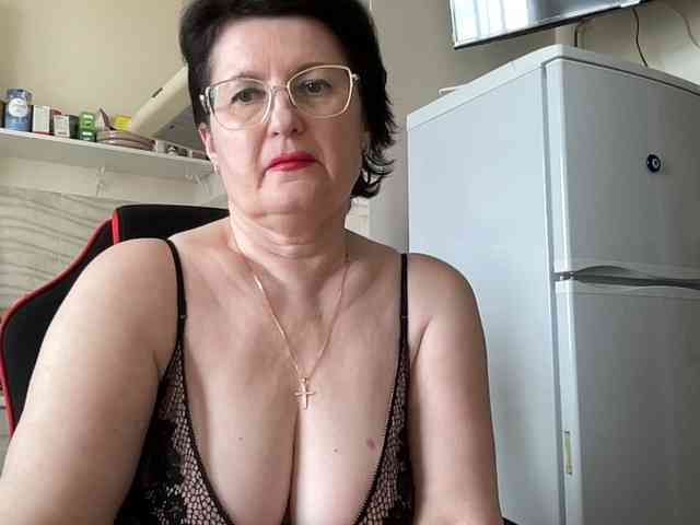 HotMilfPussy webcam