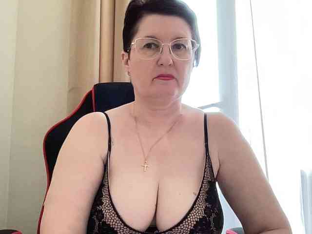 HotMilfPussy webcam