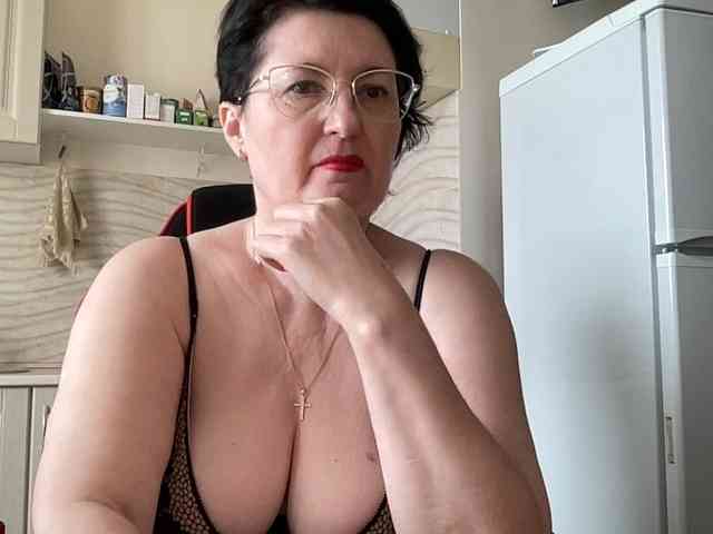 HotMilfPussy webcam