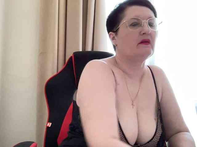HotMilfPussy webcam