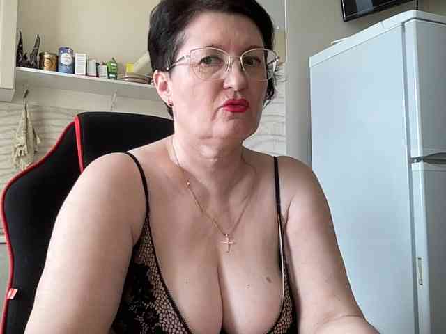 HotMilfPussy webcam