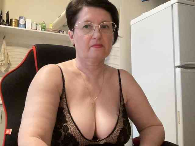 HotMilfPussy webcam