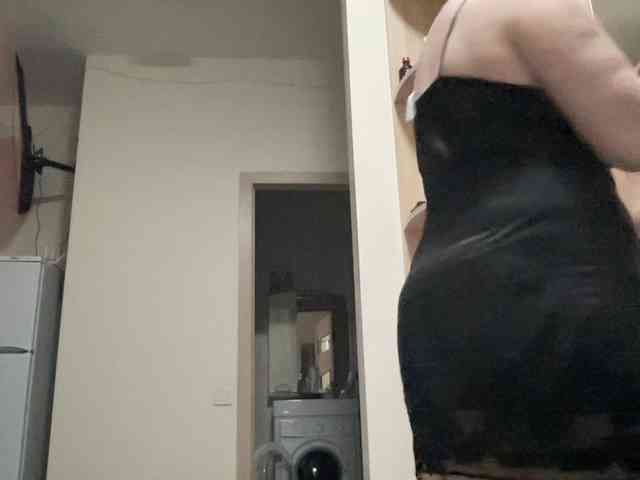 HotMilfPussy webcam