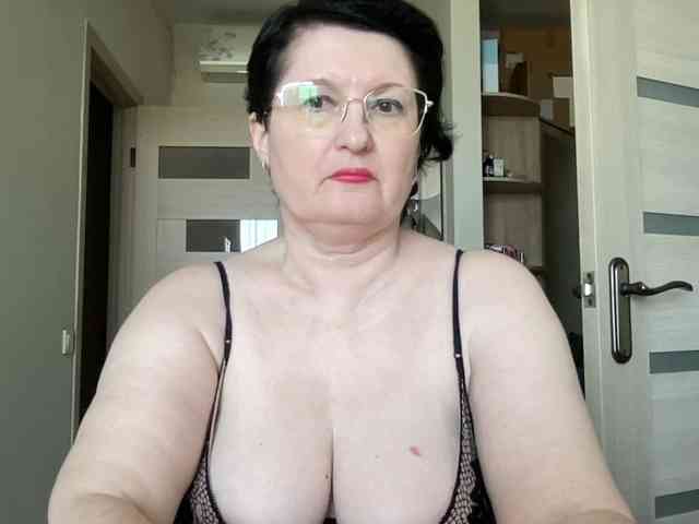 HotMilfPussy webcam