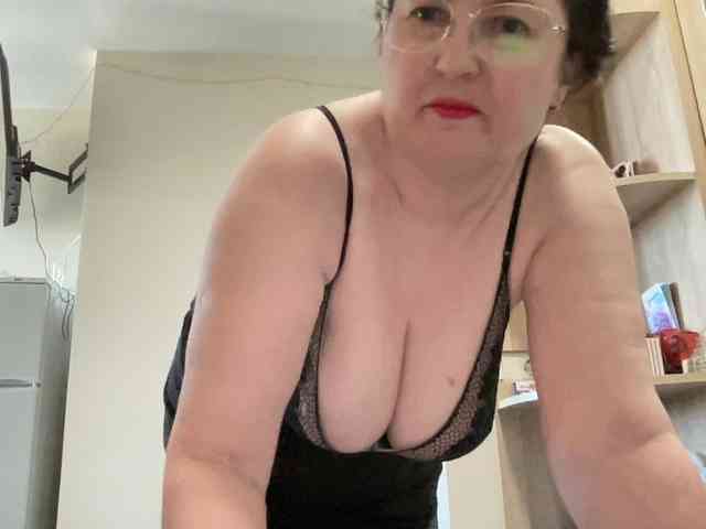 HotMilfPussy webcam