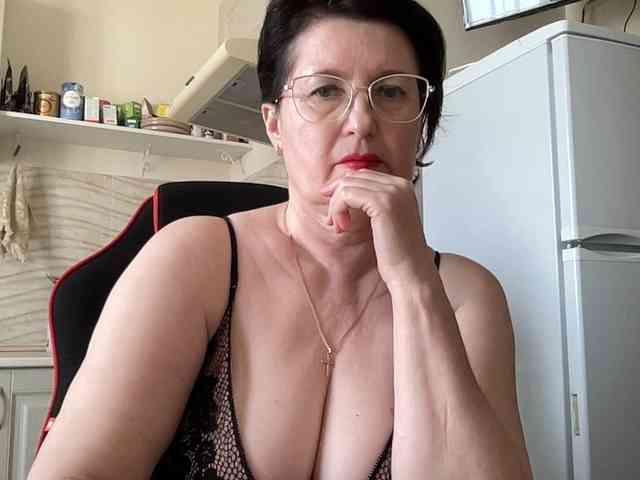 HotMilfPussy webcam
