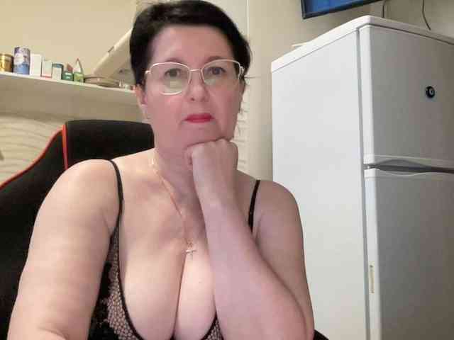 HotMilfPussy webcam