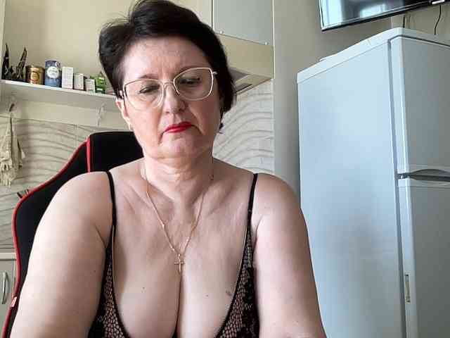 HotMilfPussy webcam