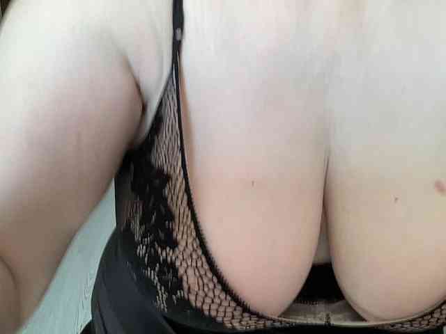 HotMilfPussy webcam